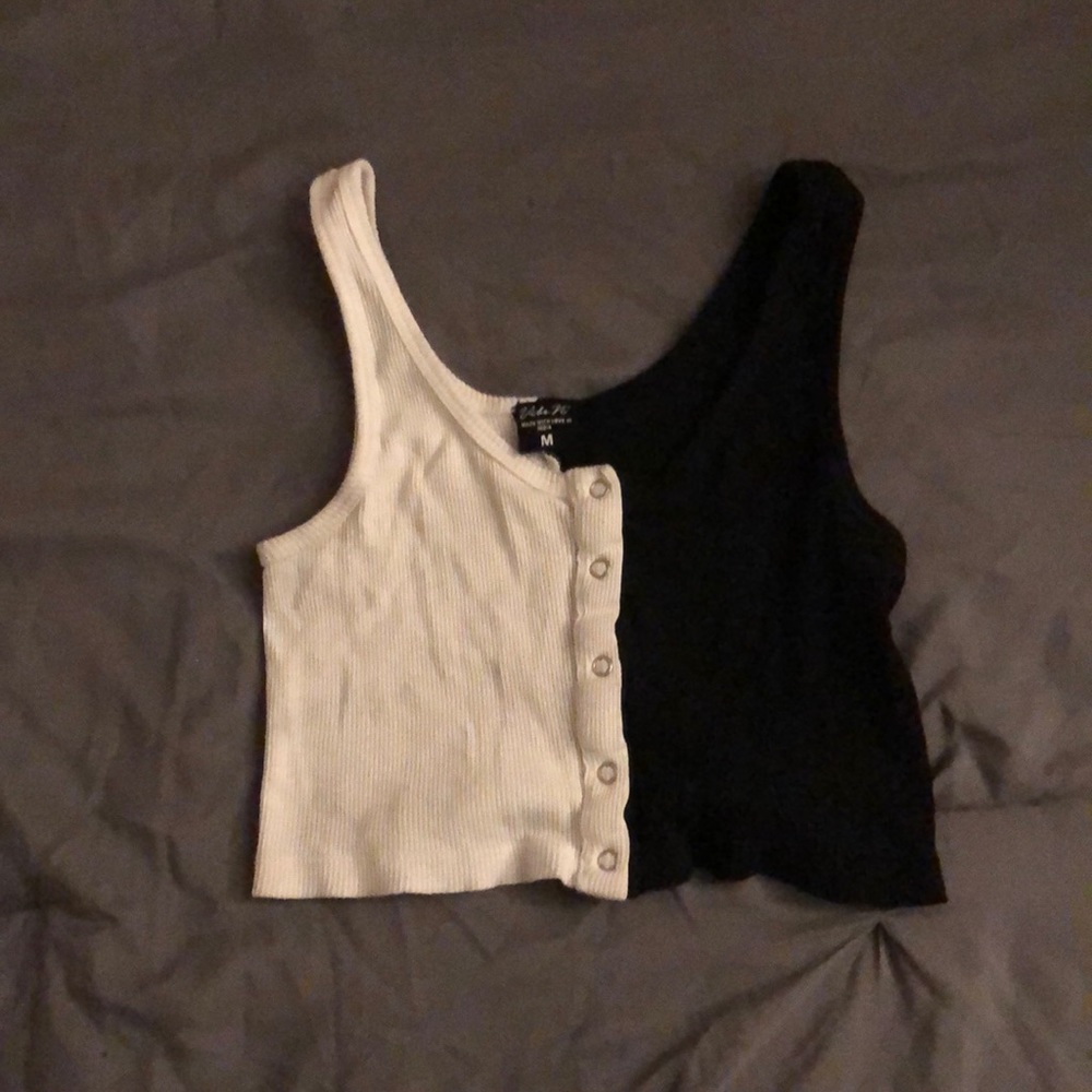 This is a black and white tank top super cute and comfy works with anything.
